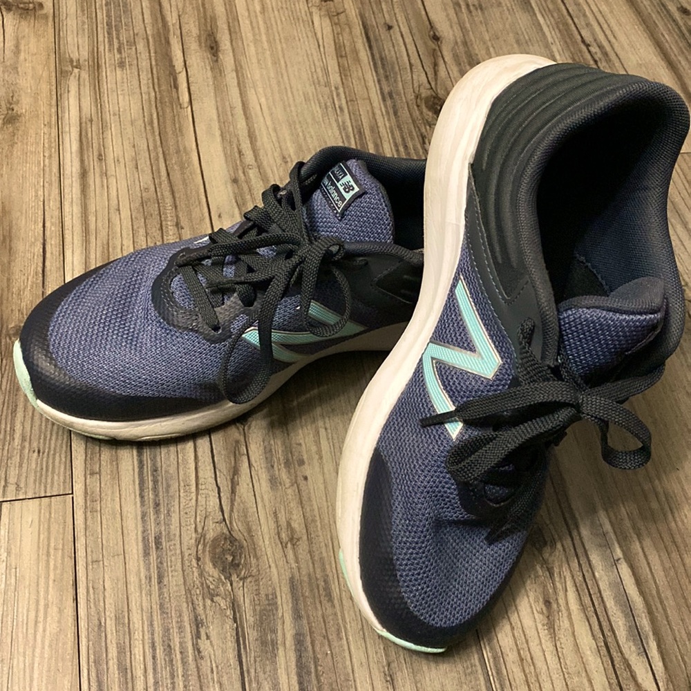Gently Worn grey and baby blue New Balance SZ 8.5 Ralaxa